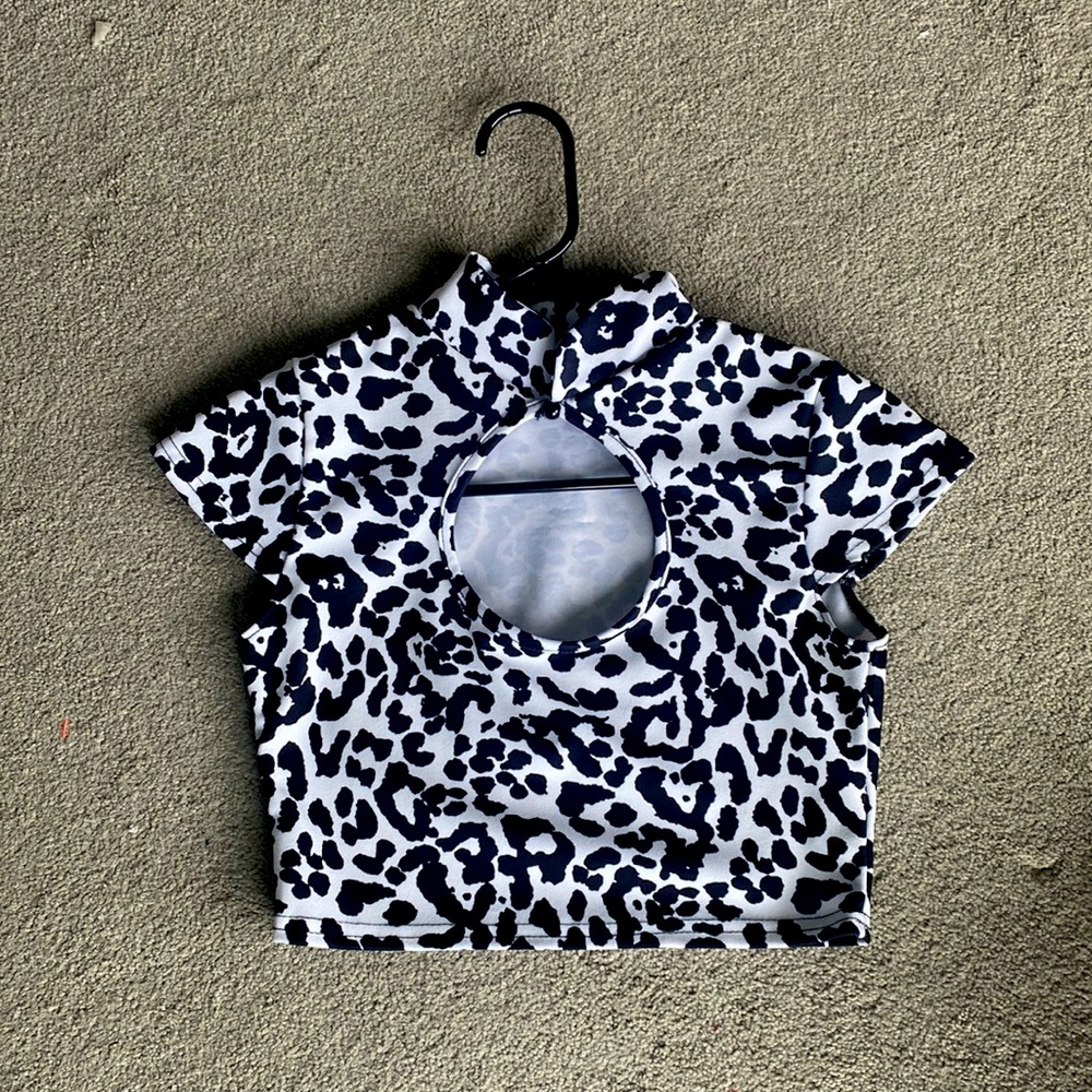 PRETTYLITTLETHING White High Neck Leopard Print Stretch Crop Top